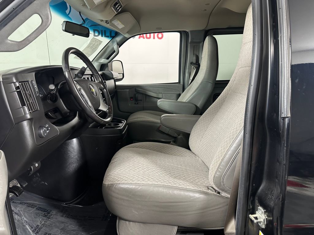 Used 2017 Chevrolet Express 3500 LT w/ LT Preferred Equipment Group image 13