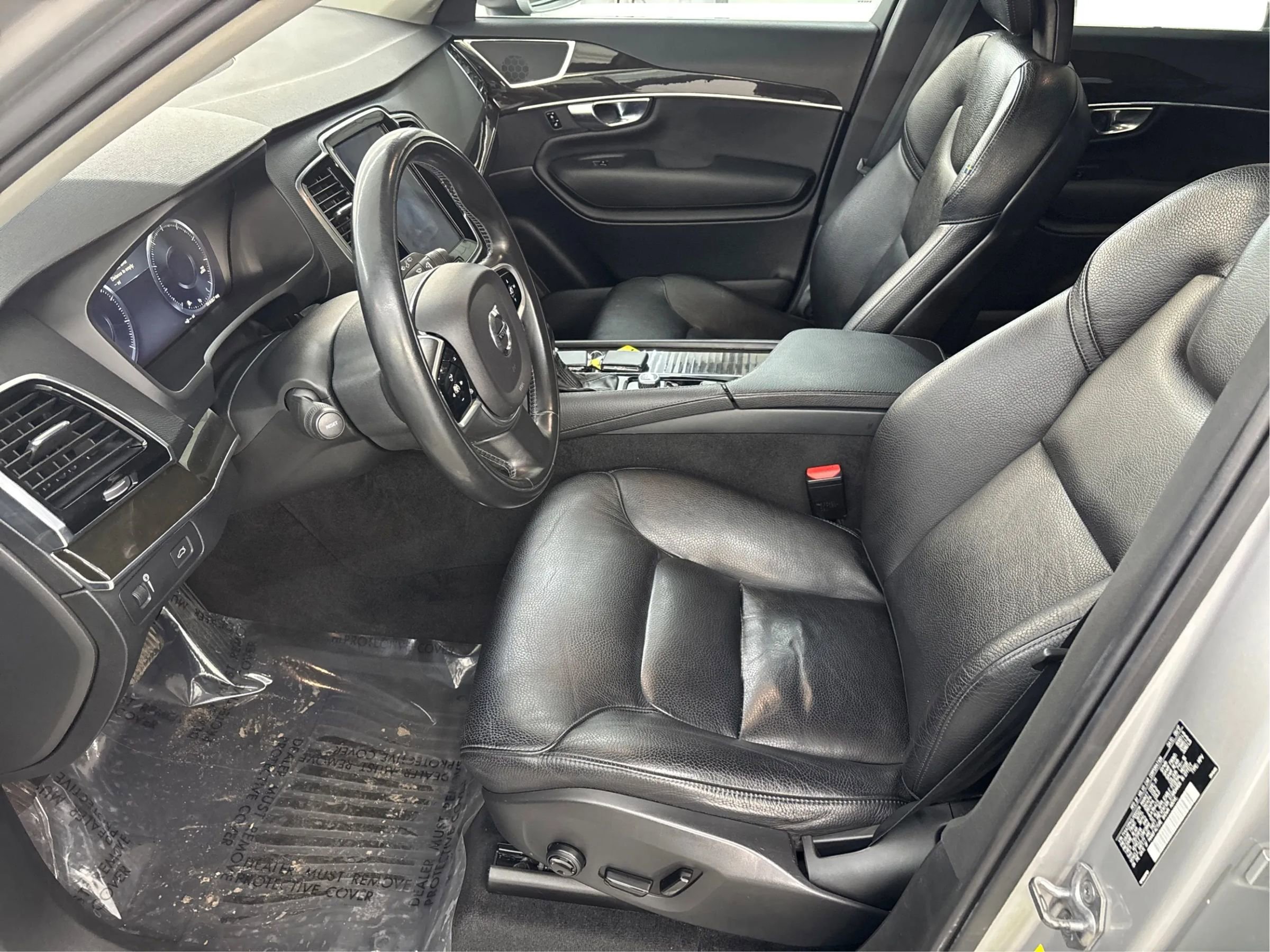Used 2018 Volvo XC90 T6 Momentum w/ Convenience Package AWD/4WD image 13