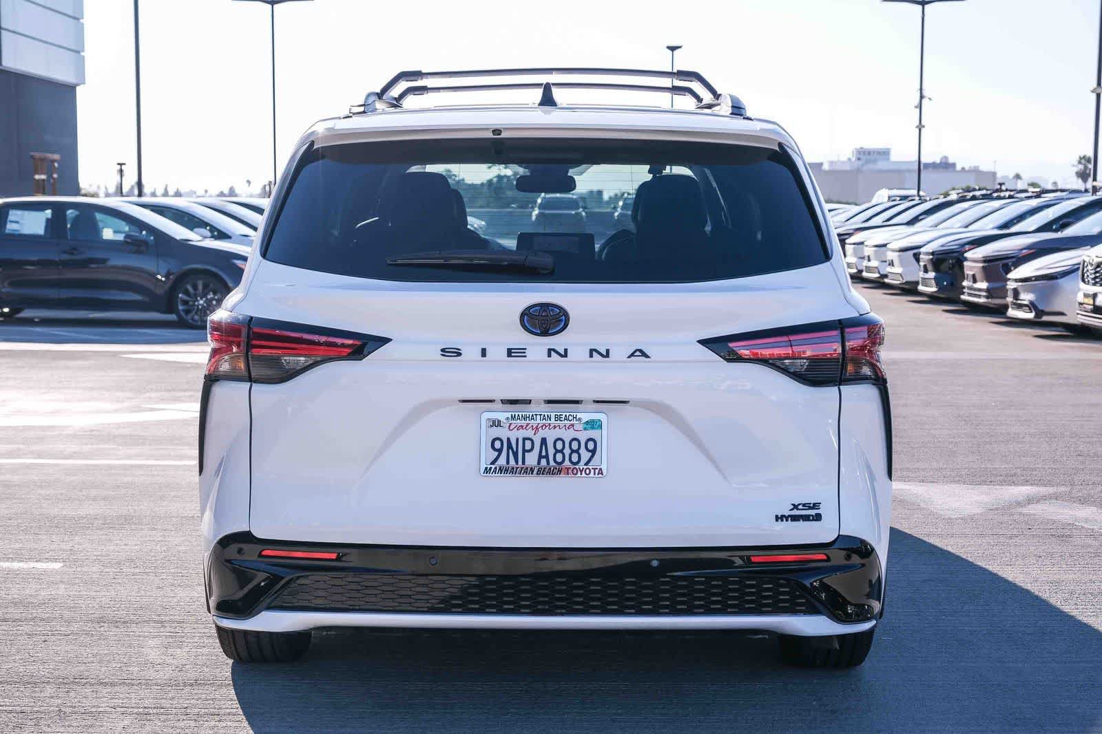 Certified 2024 Toyota Sienna XSE w/ XSE Premium Package FWD image 5