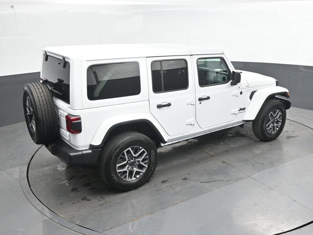 Used 2025 Jeep Wrangler Unlimited Sahara AWD/4WD image 30