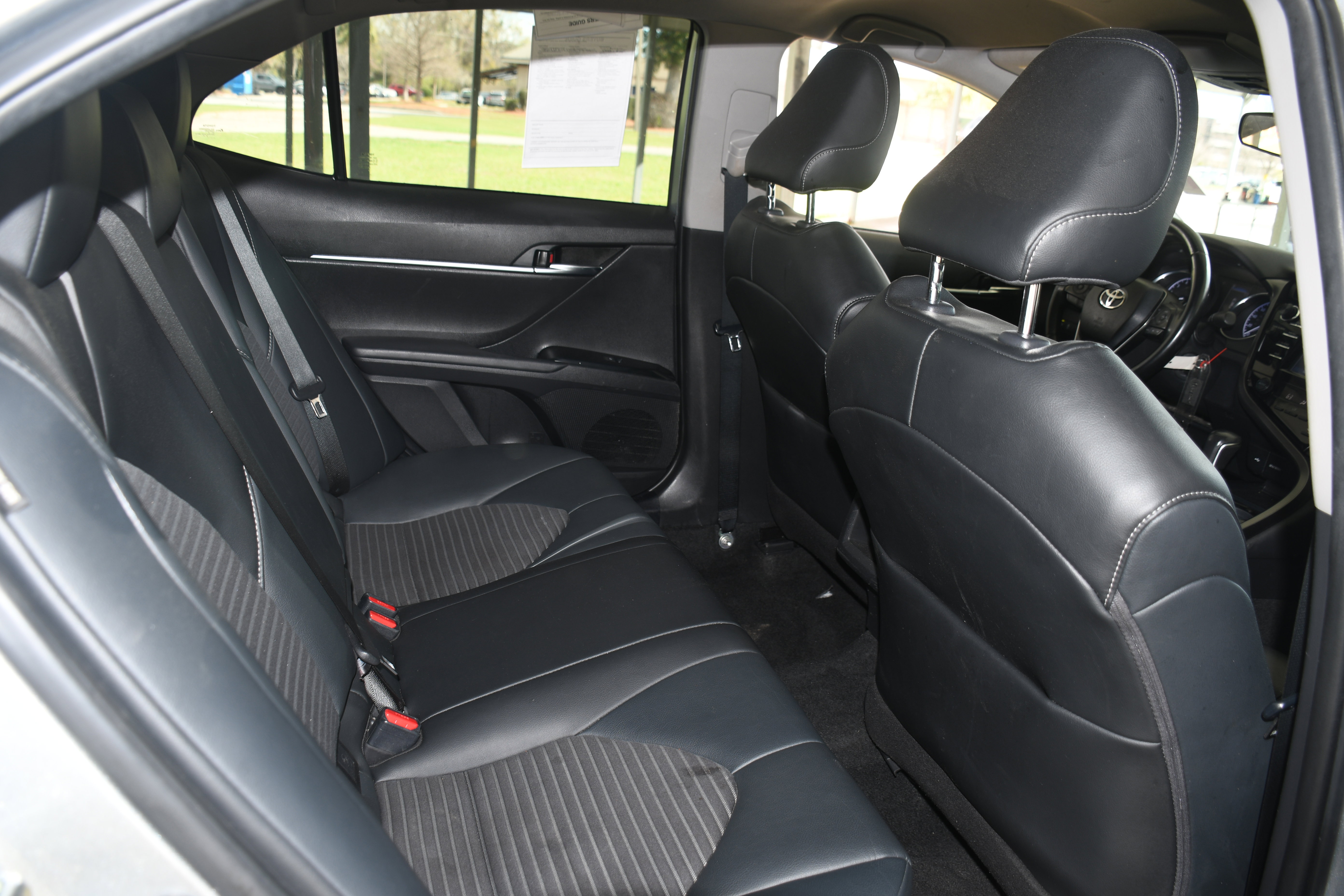 Used 2020 Toyota Camry SE image 17