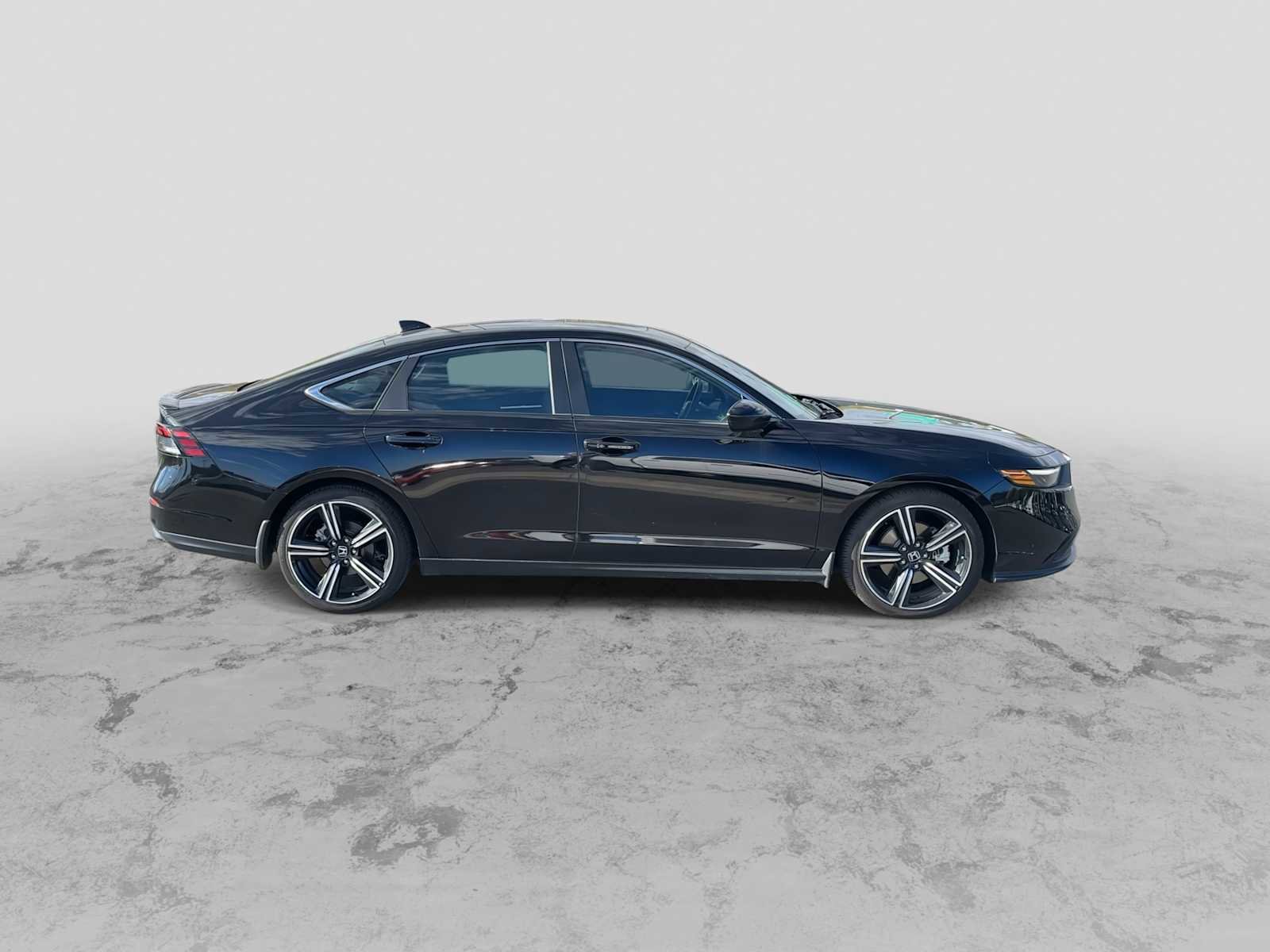 Used 2023 Honda Accord Sport image 9