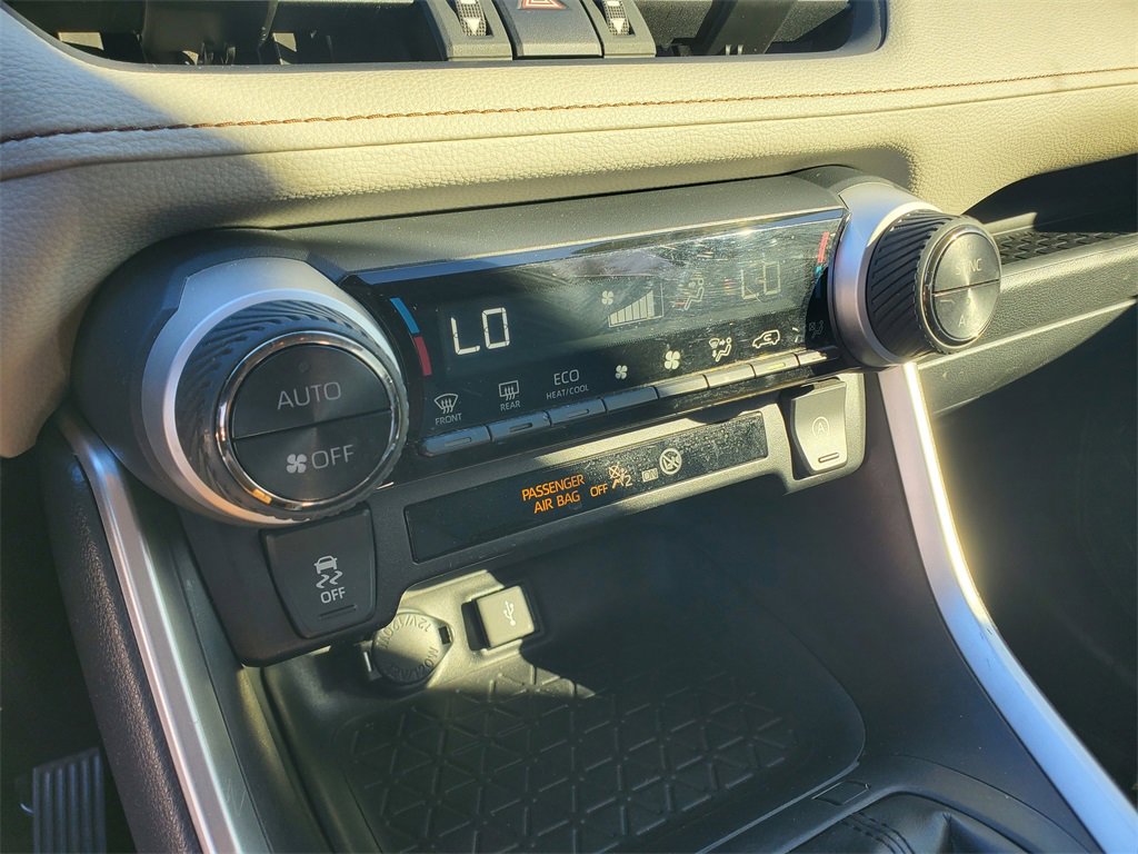 Used 2020 Toyota RAV4 XLE Premium image 29