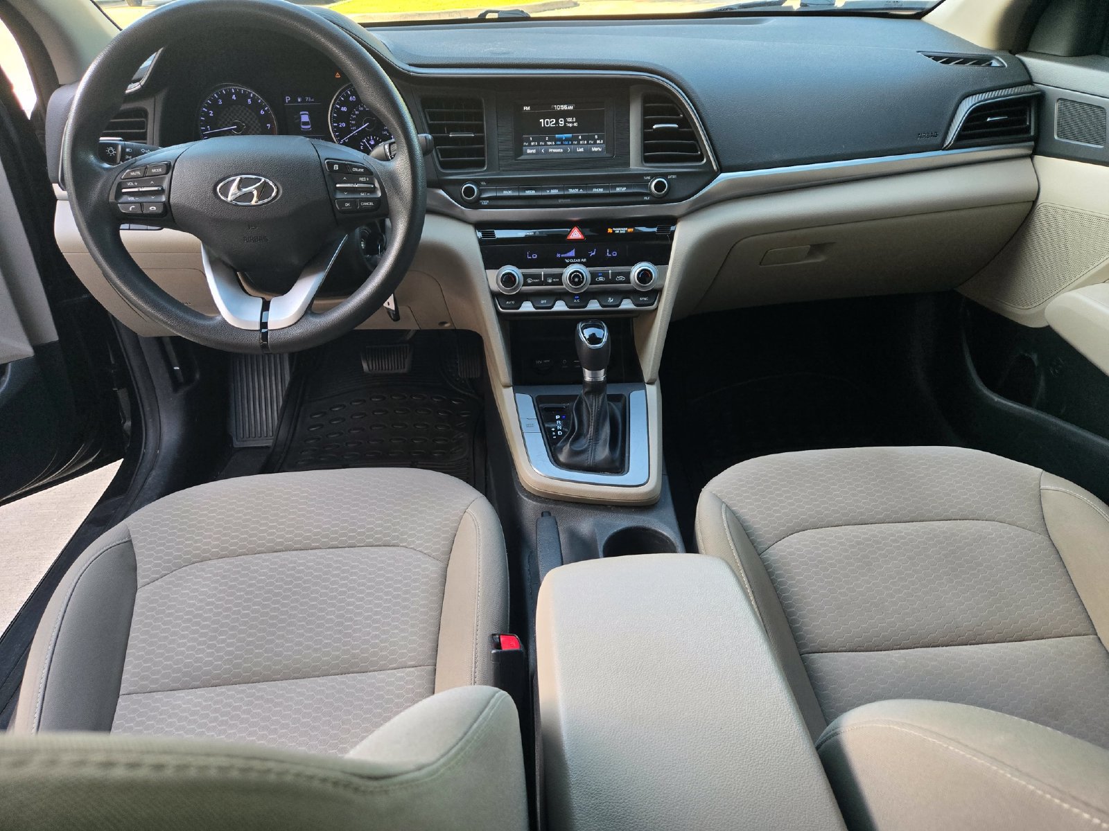 Used 2020 Hyundai Elantra SE FWD image 8