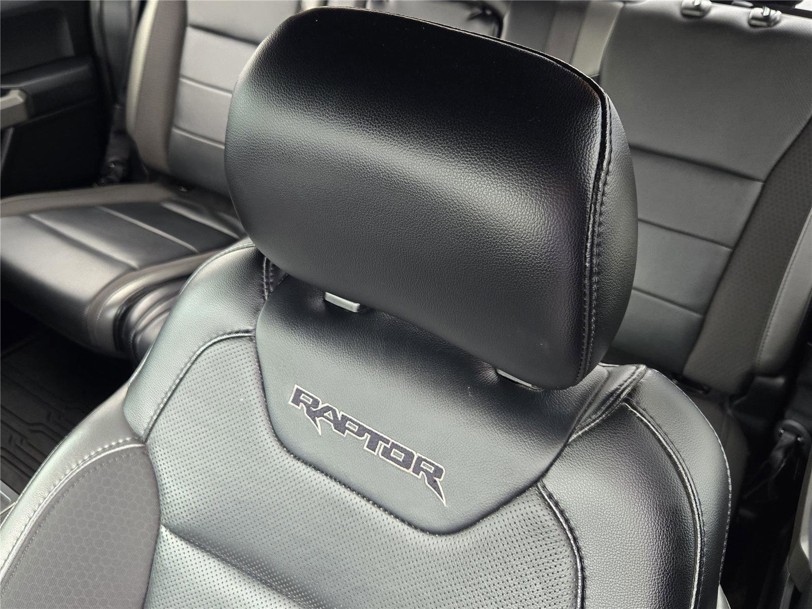 Used 2019 Ford F150 Raptor w/ Equipment Group 802A Luxury AWD/4WD image 22