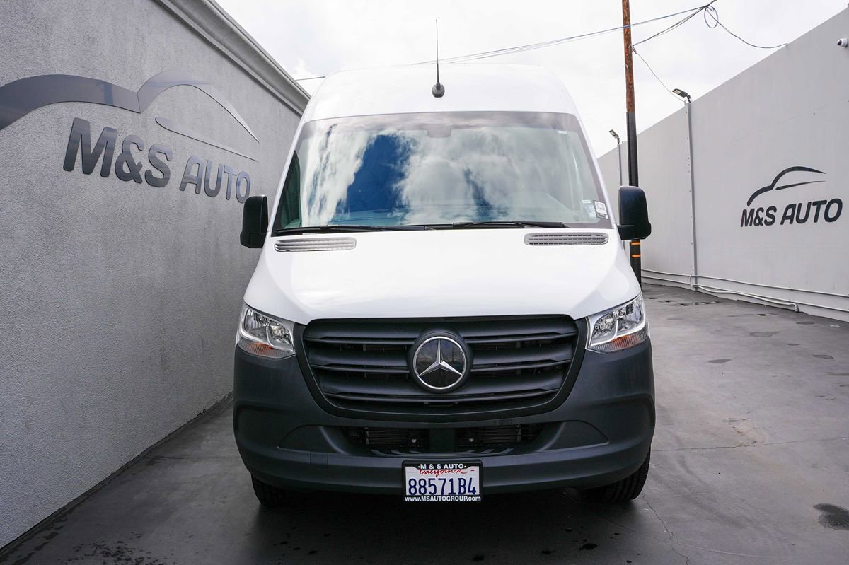 Used 2024 Mercedes-Benz eSprinter 170 Cargo image 5