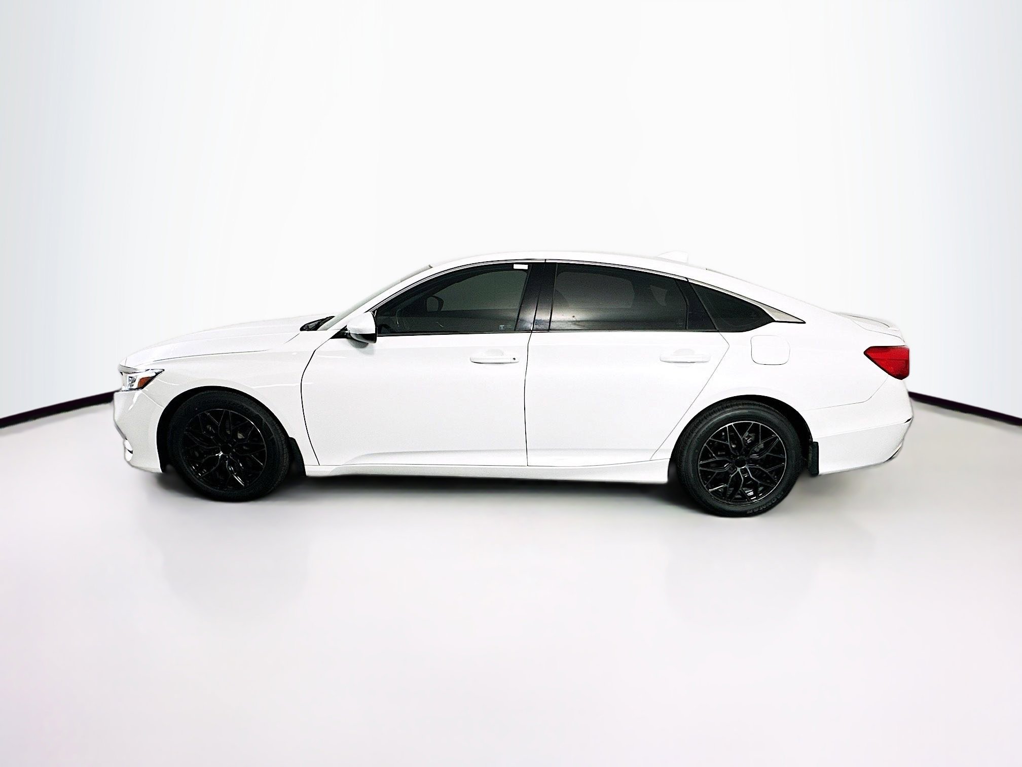 Used 2019 Honda Accord Sport image 4