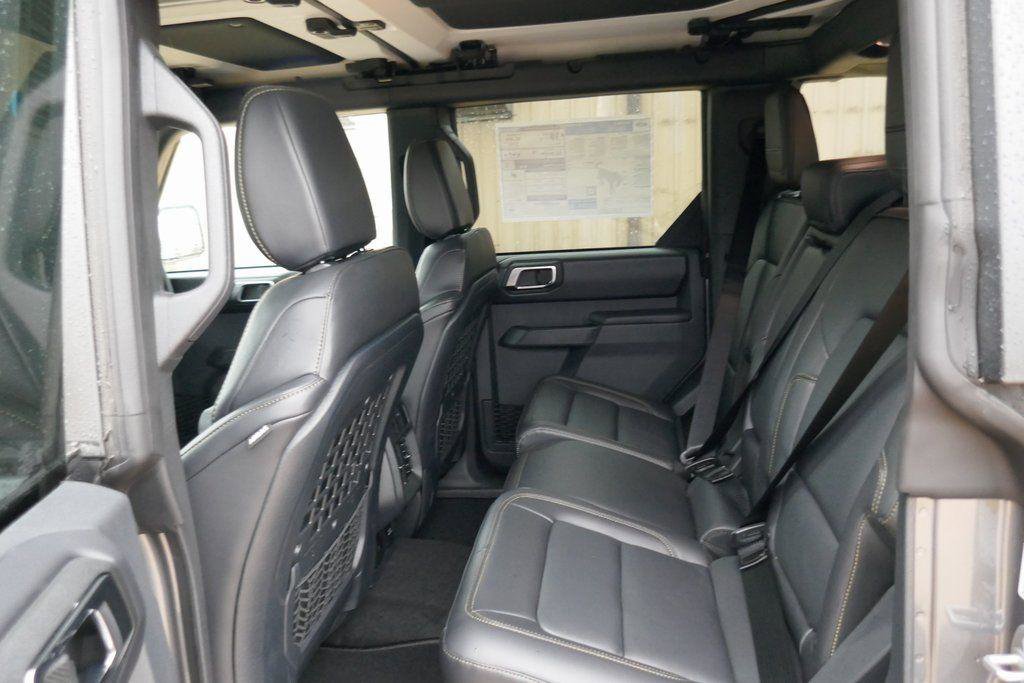 New 2025 Ford Bronco Badlands image 13
