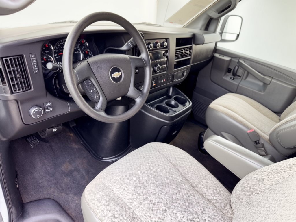 Certified 2019 Chevrolet Express 3500 LT w/ LT Preferred Equipment Group RWD image 4