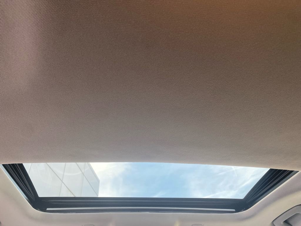 Used 2024 Toyota Highlander XLE image 29