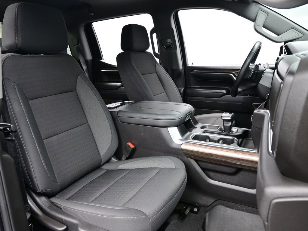 Used 2024 Chevrolet Silverado 1500 LT Trail Boss w/ LPO, Dark Essentials Package image 12