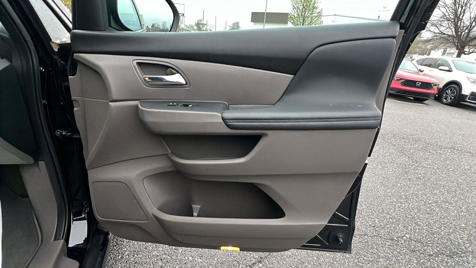 Used 2016 Honda Odyssey EX-L image 12