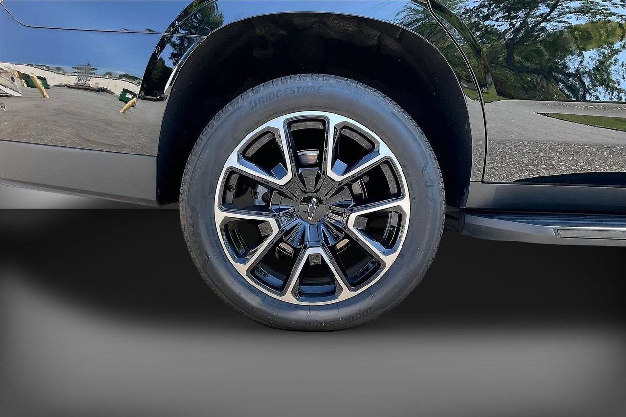 Used 2025 Chevrolet Tahoe RST w/ Comfort Package AWD/4WD image 38