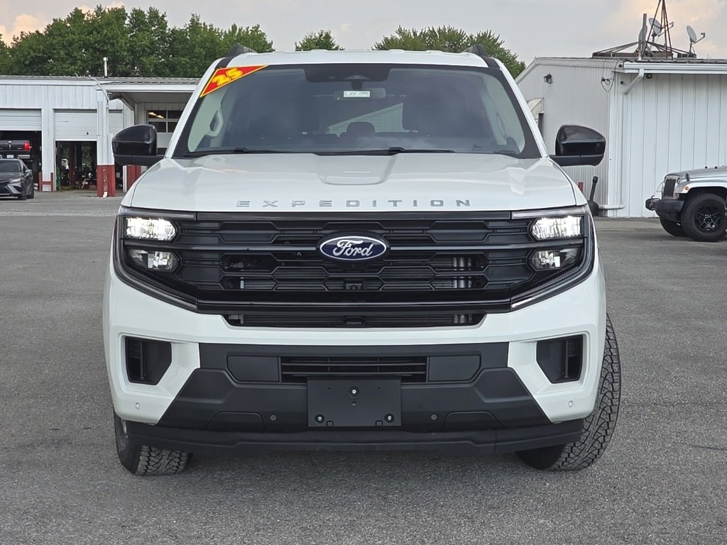 New 2025 Ford Expedition Active image 2