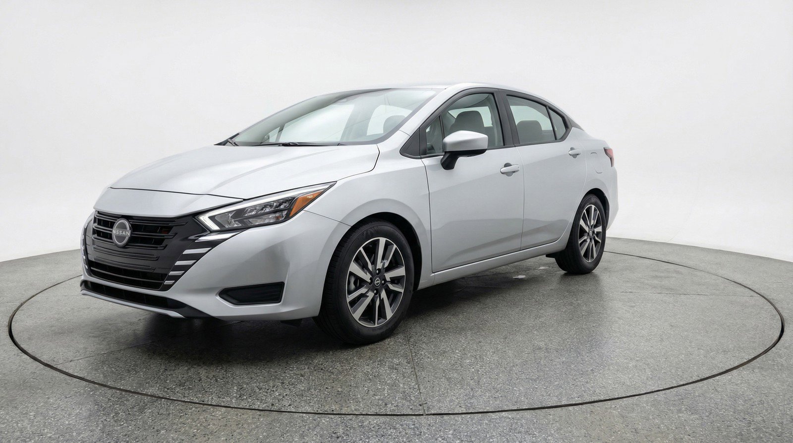 Used 2025 Nissan Versa SV image 3