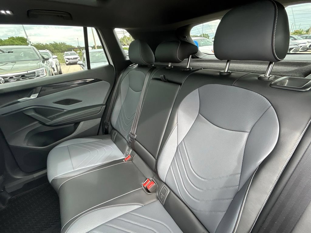 New 2026 Volkswagen Tiguan SE R-Line FWD image 55