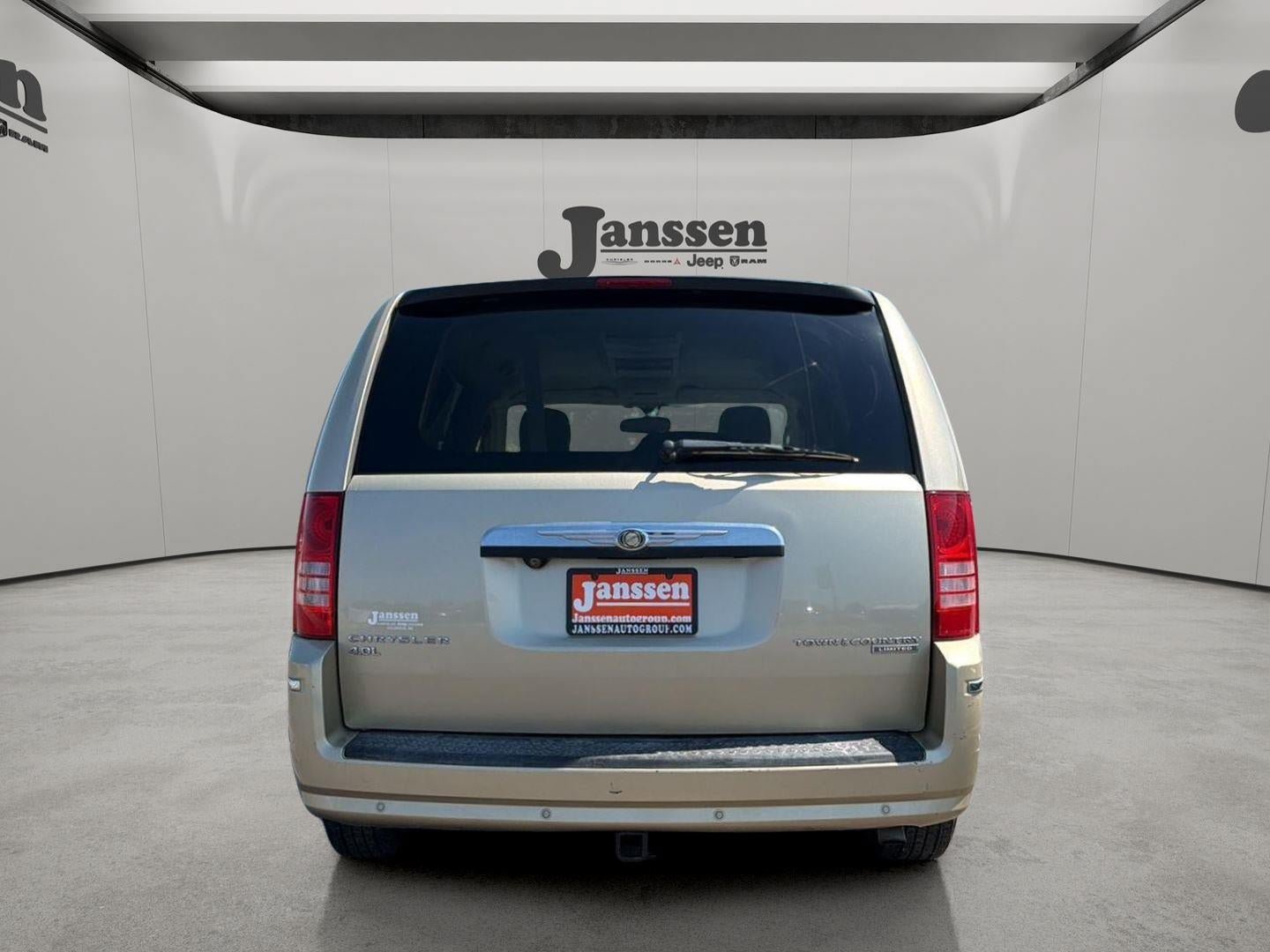 Used 2010 Chrysler Town & Country Limited w/ Entertainment Group #3 FWD image 3