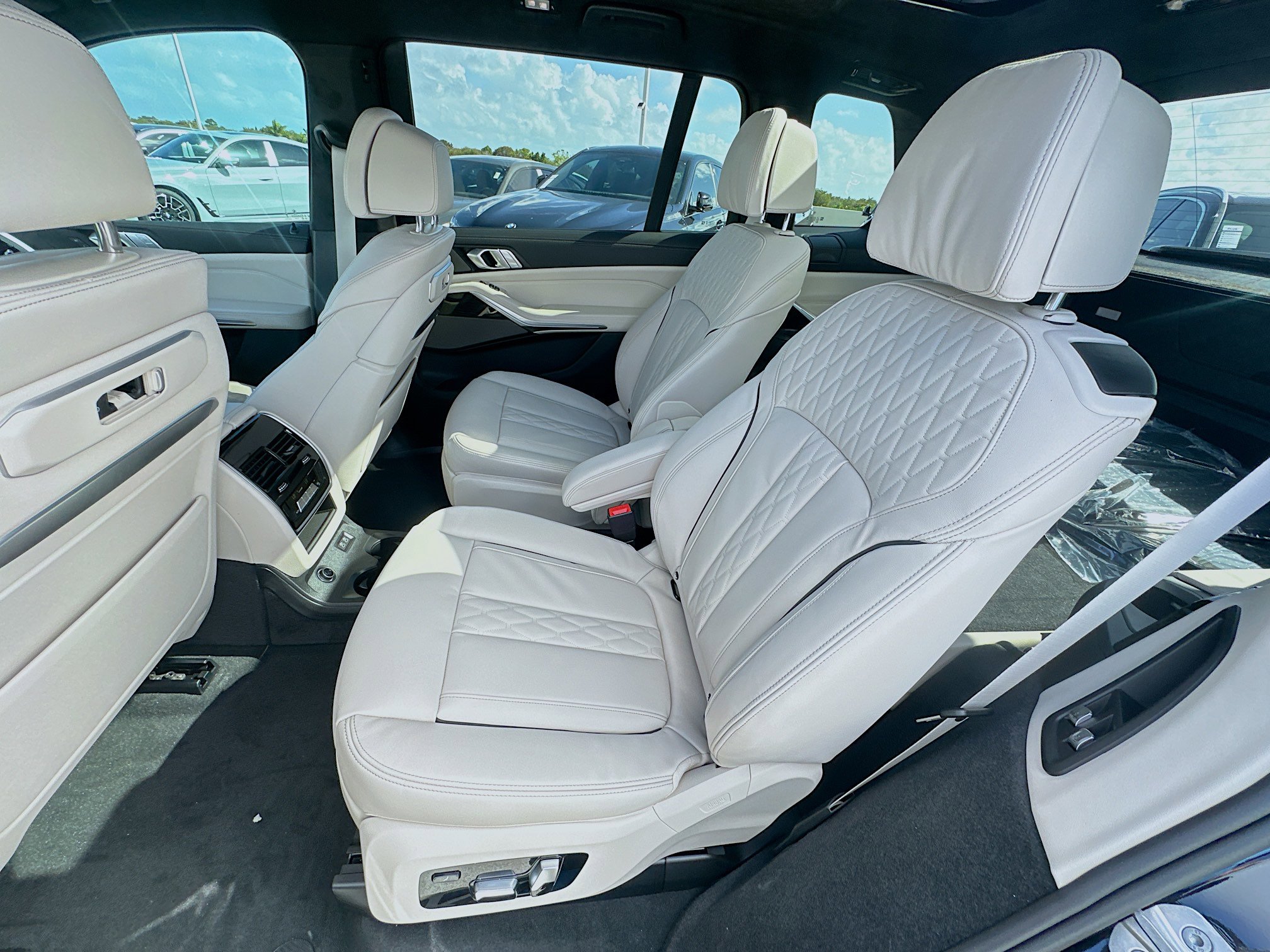 New 2026 BMW X7 xDrive40i w/ M Sport Package AWD/4WD image 20