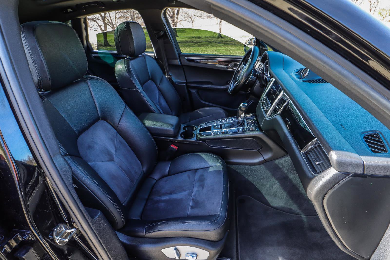 Used 2017 Porsche Macan image 41