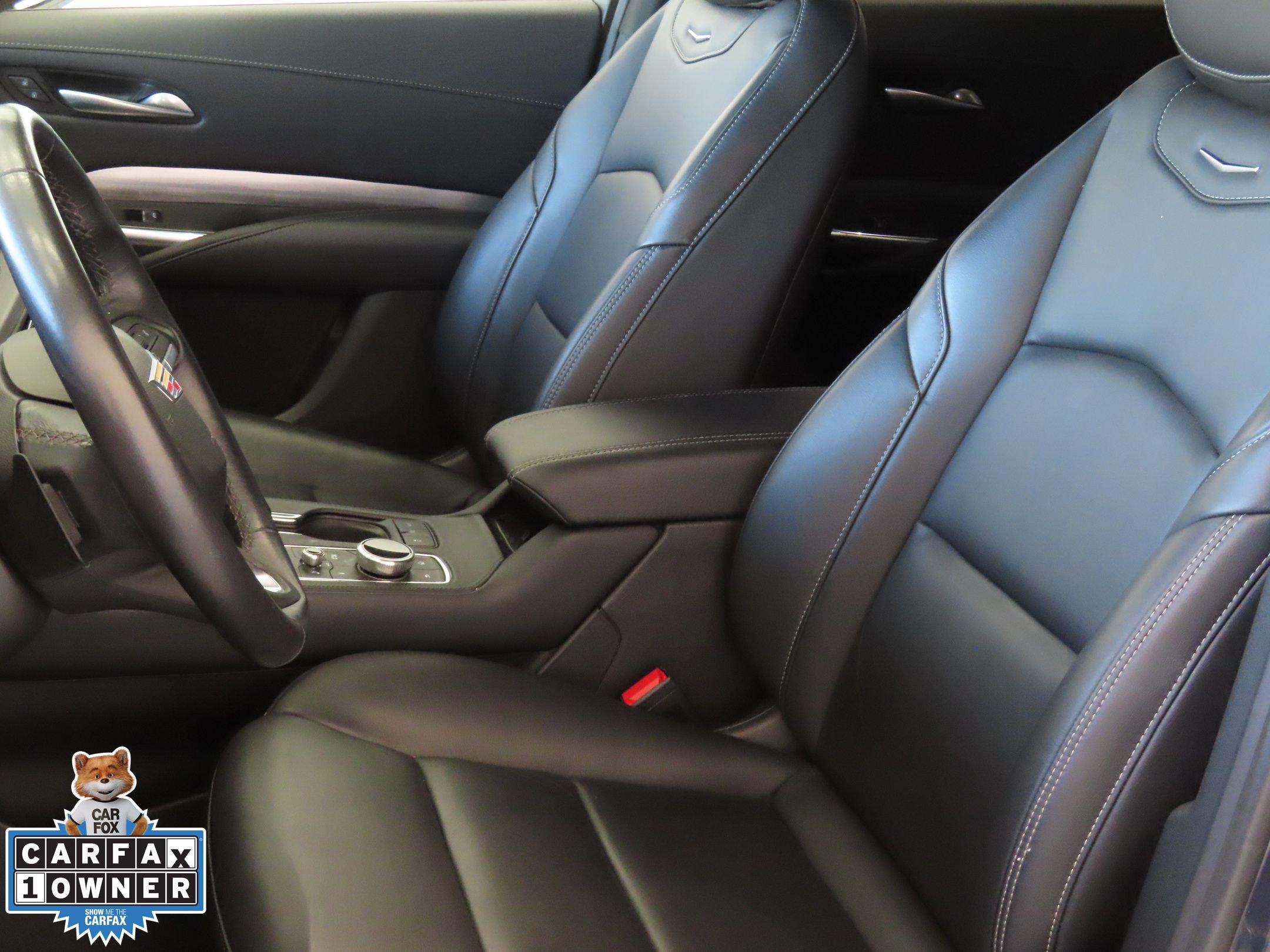 Used 2024 Cadillac XT4 Premium Luxury image 12