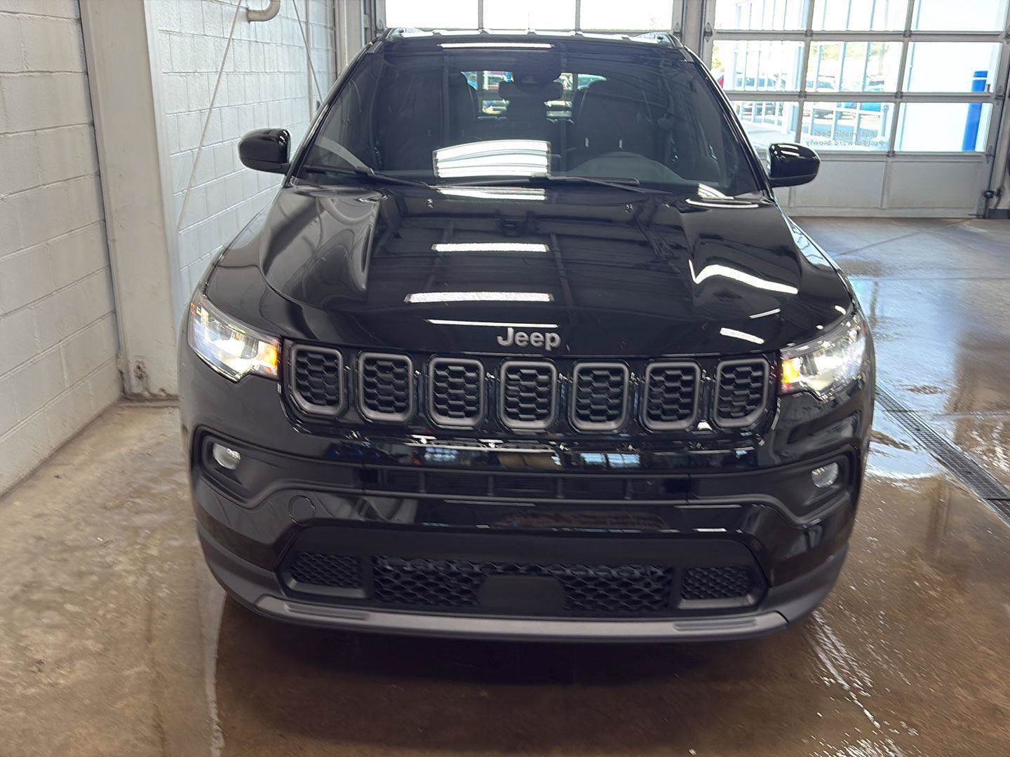 New 2026 Jeep Compass Latitude AWD/4WD image 39