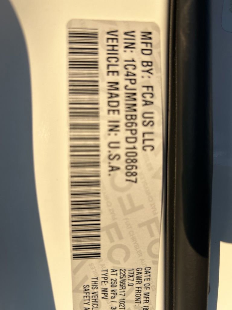 Used 2023 Jeep Cherokee Altitude Lux image 48