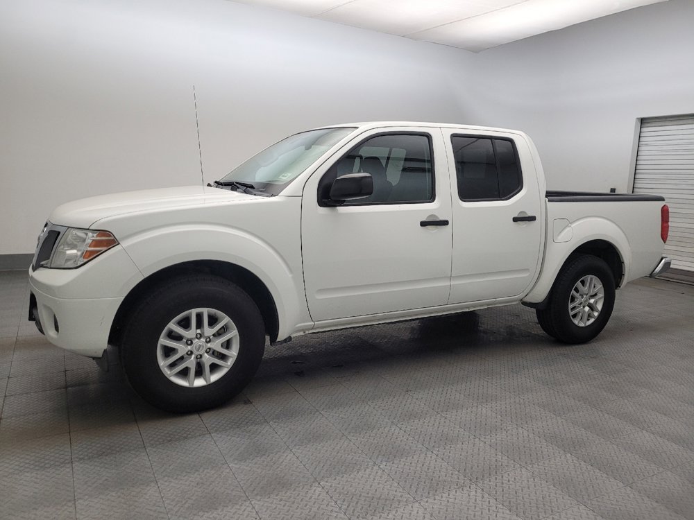 Used 2019 Nissan Frontier SV image 2