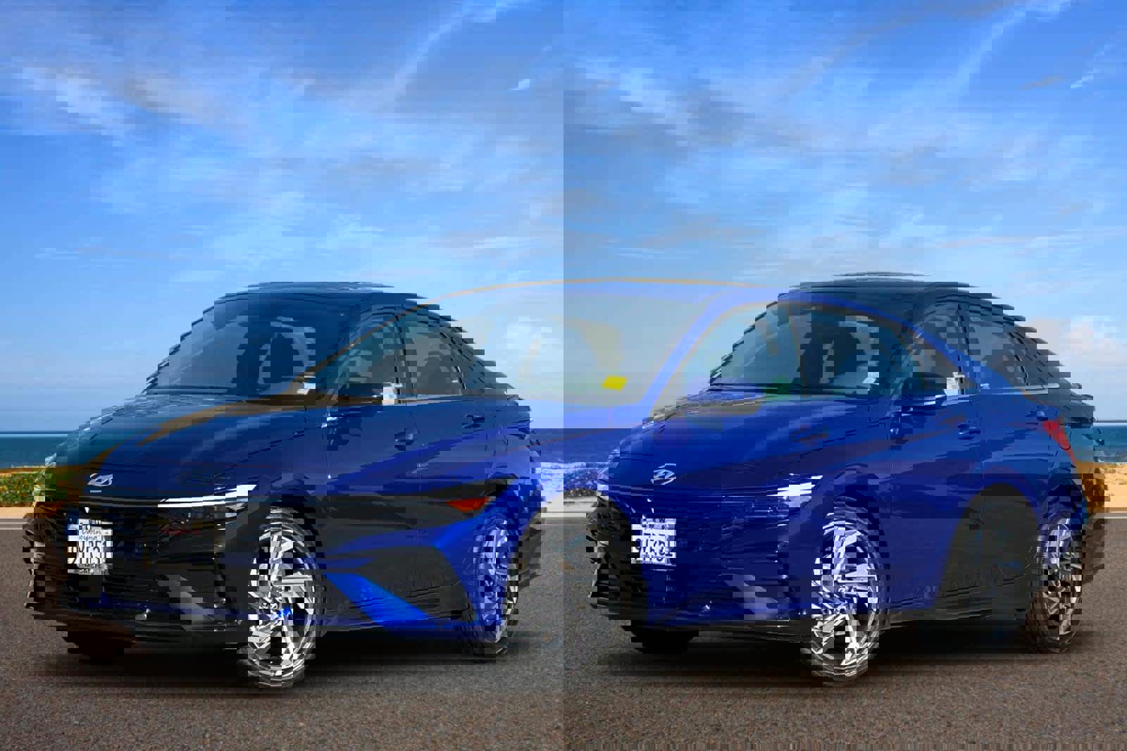 Used 2025 Hyundai Elantra SEL image 1