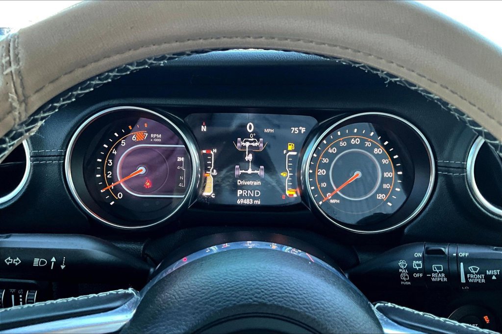 Used 2020 Jeep Wrangler Unlimited Sahara AWD/4WD image 22