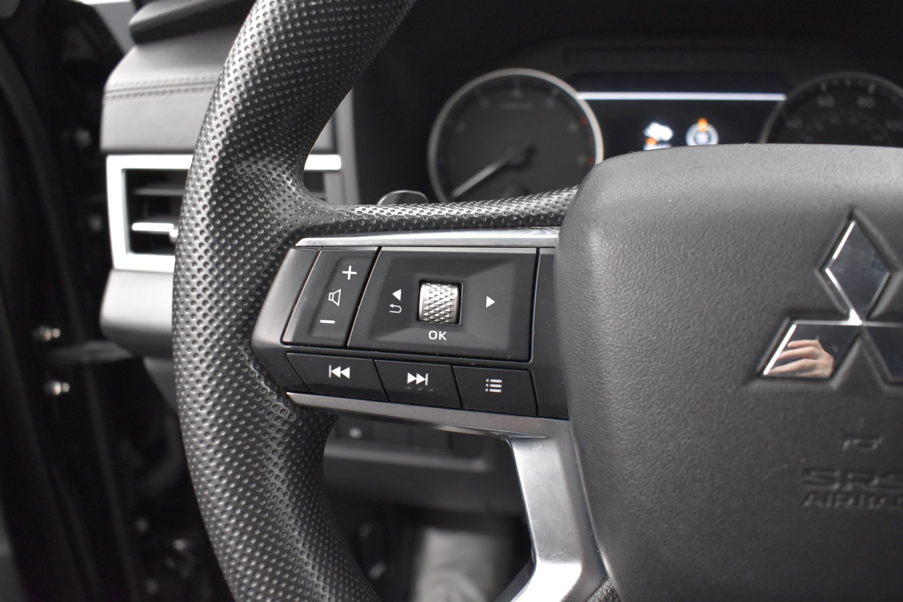 Used 2022 Mitsubishi Outlander ES AWD/4WD image 6