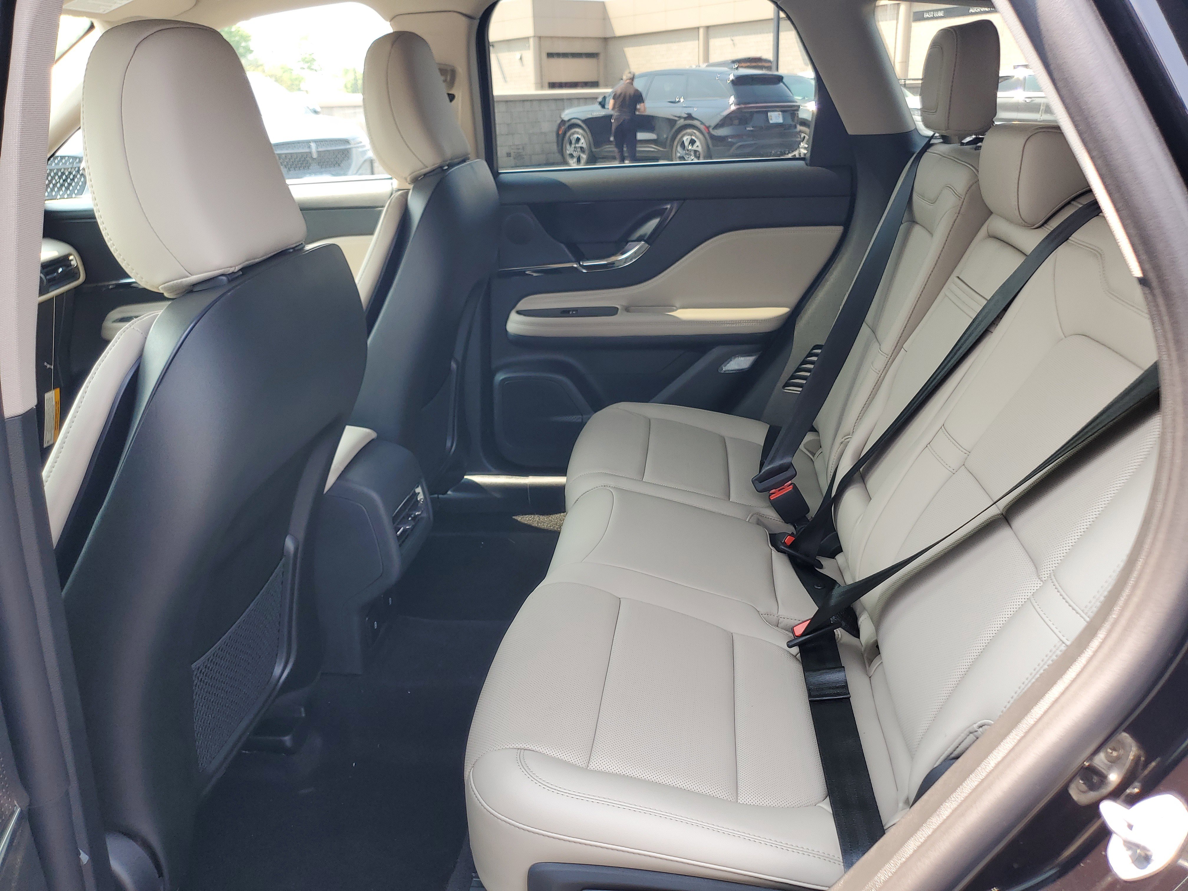 New 2025 Lincoln Corsair Reserve image 25