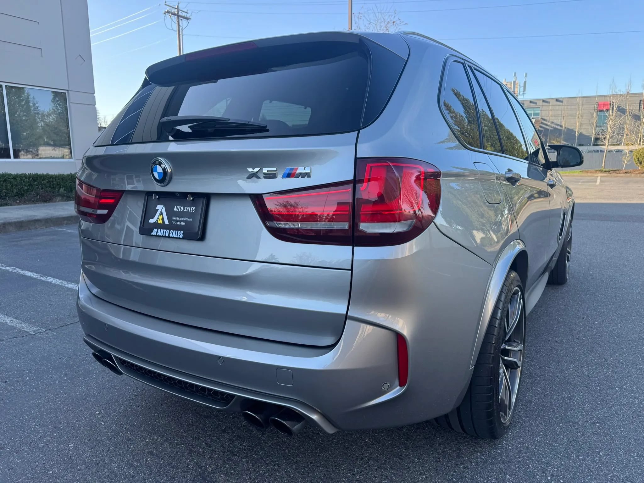 Used 2017 BMW X5 M AWD/4WD image 10