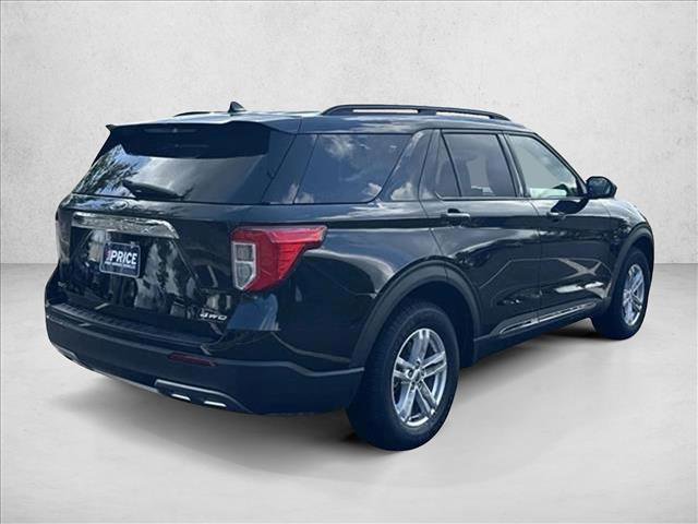 Used 2022 Ford Explorer XLT w/ Equipment Group 202A image 5