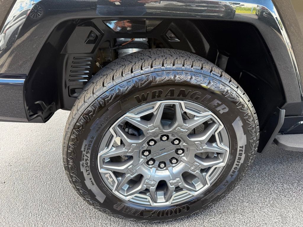 Used 2024 GMC Hummer EV 3X image 35