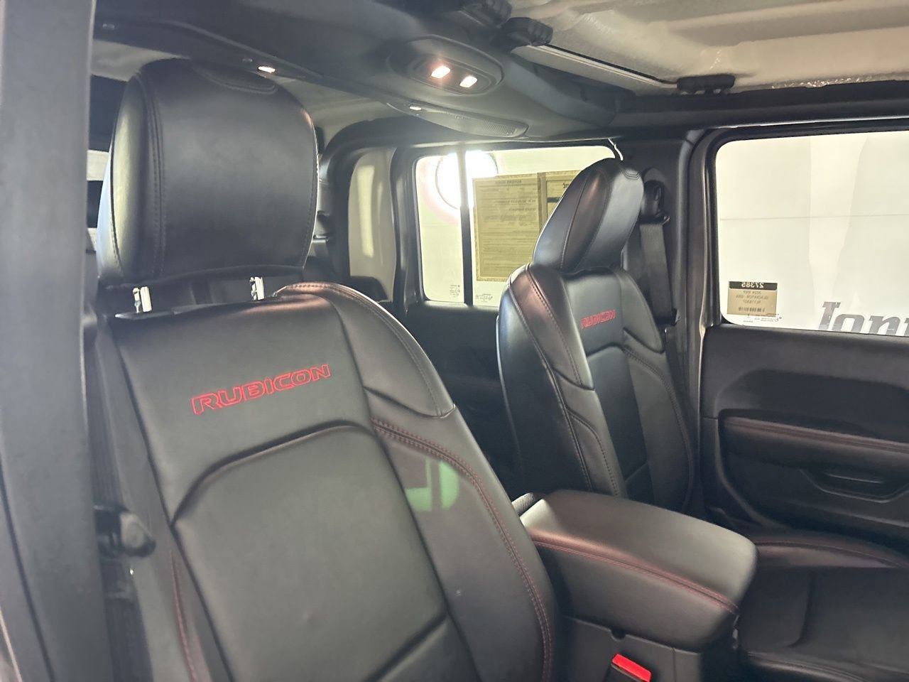 Used 2024 Jeep Gladiator Rubicon w/ Convenience Group AWD/4WD image 25