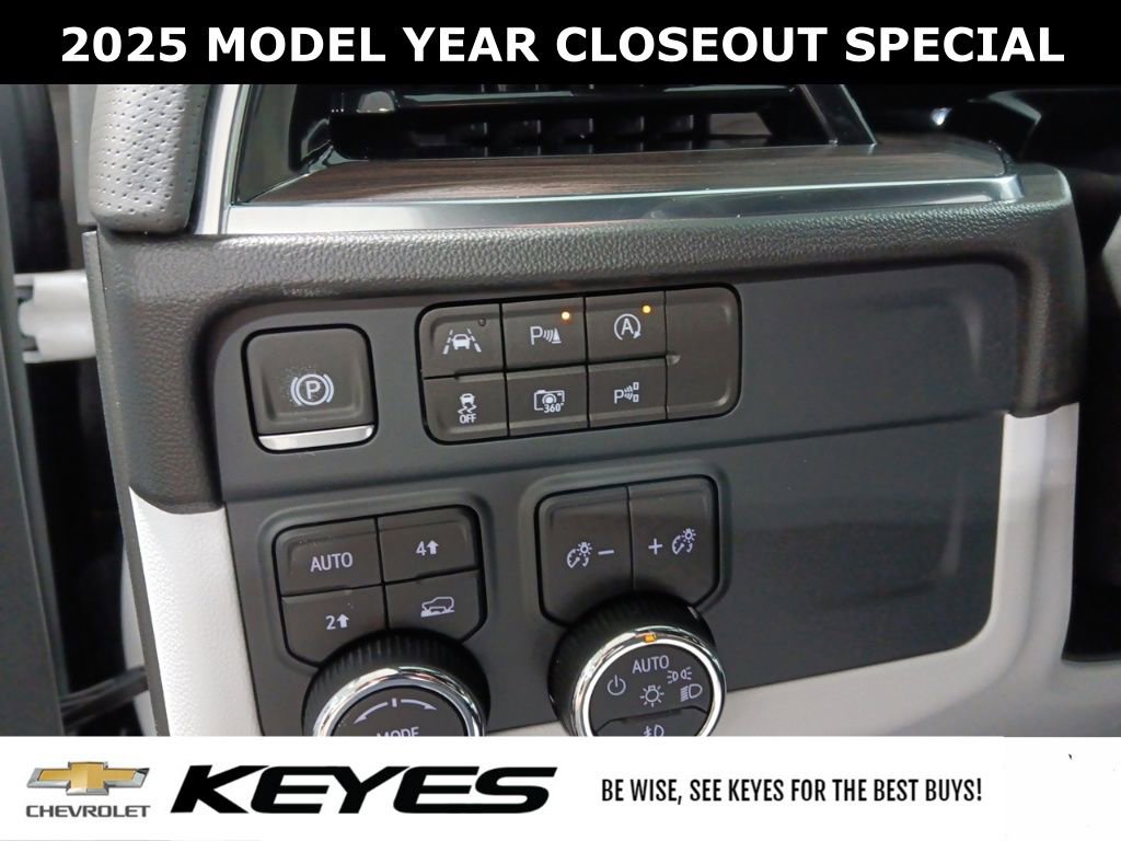 New 2025 Chevrolet Suburban Premier image 31