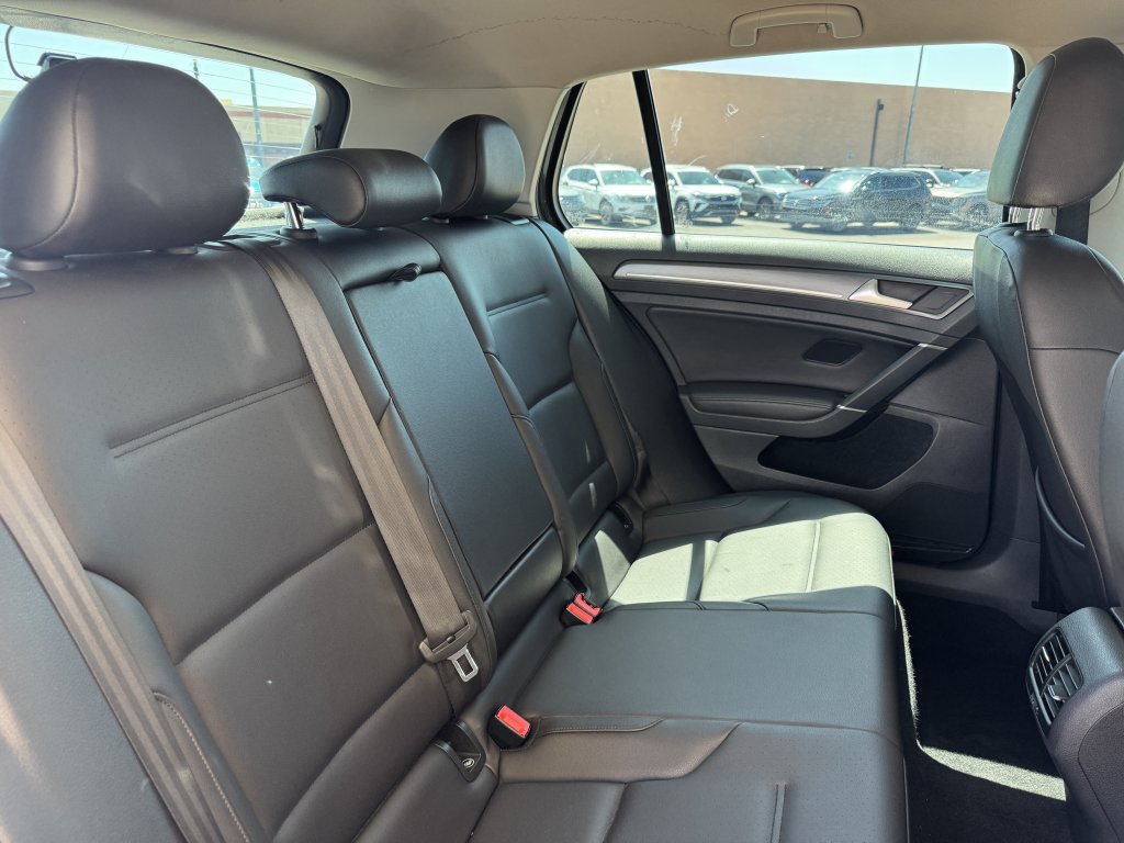 Used 2019 Volkswagen e-Golf SEL Premium image 39