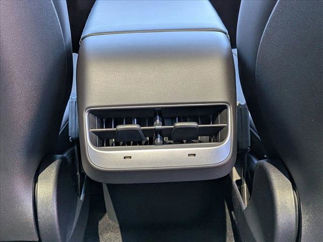 Used 2025 Tesla Model Y Long Range image 16