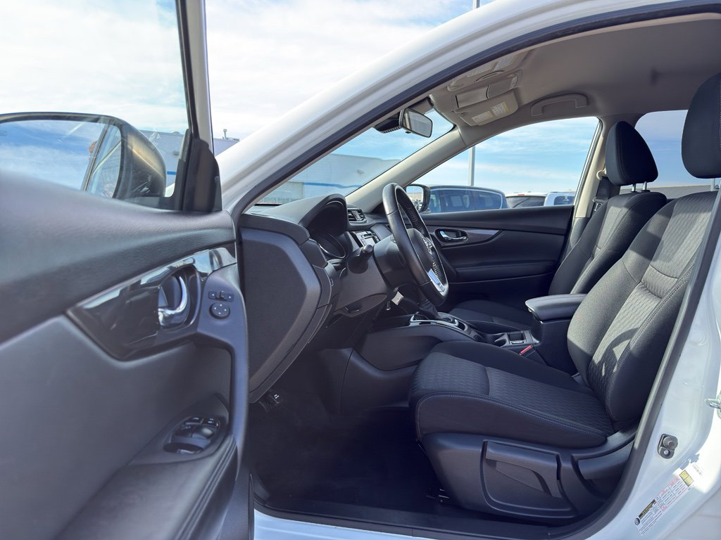 Used 2020 Nissan Rogue S w/ Special Edition Package image 11