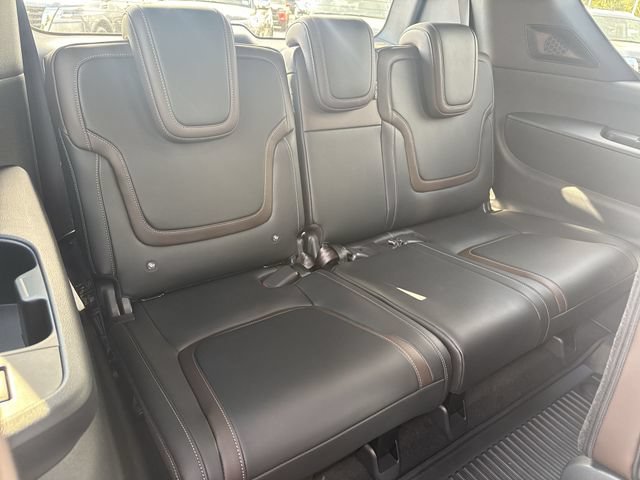 Used 2025 Nissan Armada SL AWD/4WD image 12
