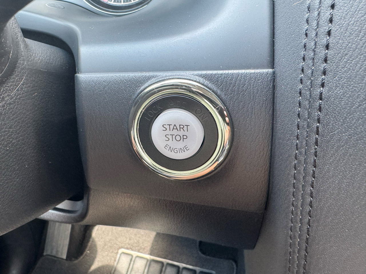 Used 2023 Nissan Armada SV image 27