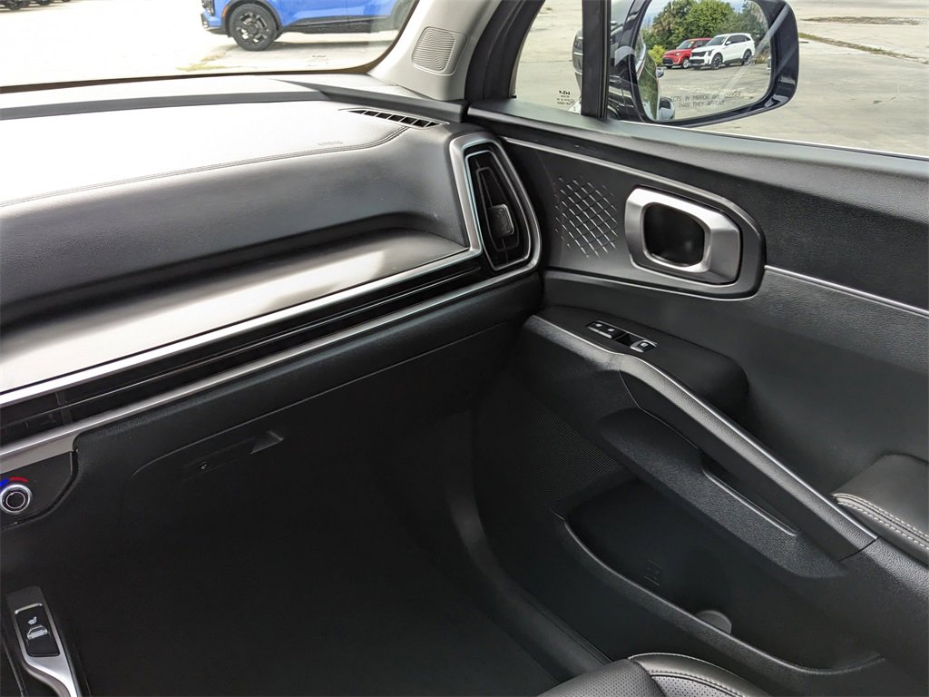 Certified 2025 Kia Sorento S w/ Panoramic Sunroof Package image 19