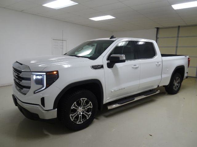 Used 2024 GMC Sierra 1500 SLE image 3