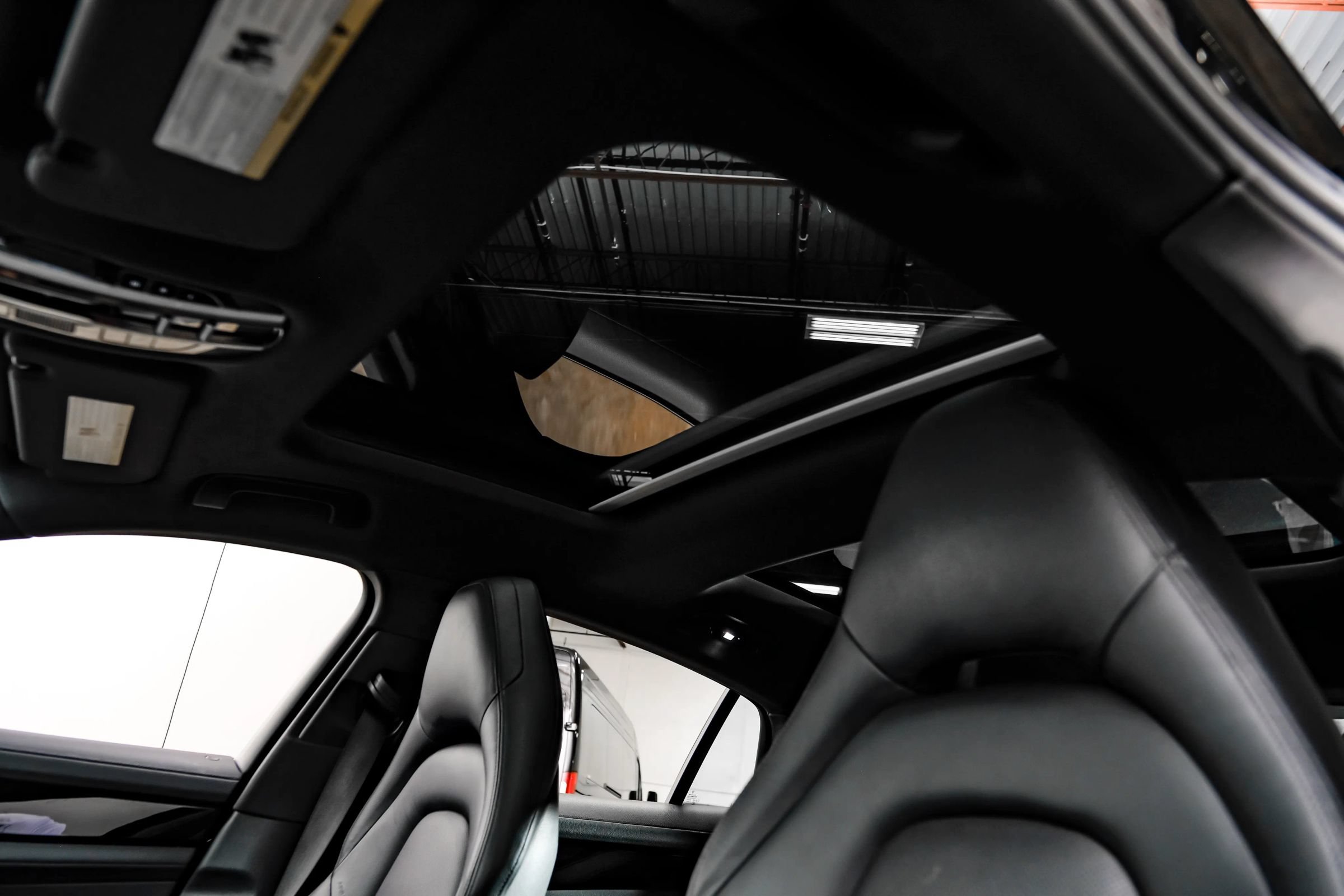 Used 2018 Porsche Panamera image 37