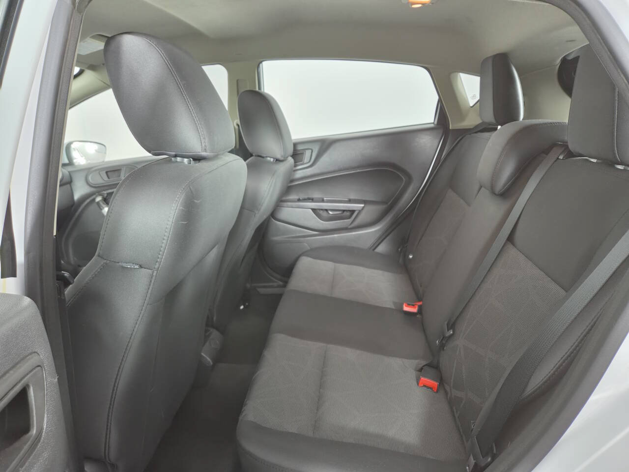 Used 2012 Ford Fiesta SE w/ Super Fuel Economy Pkg FWD image 20