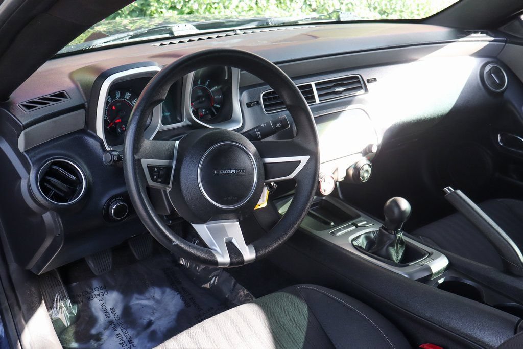 Used 2011 Chevrolet Camaro LS RWD image 18