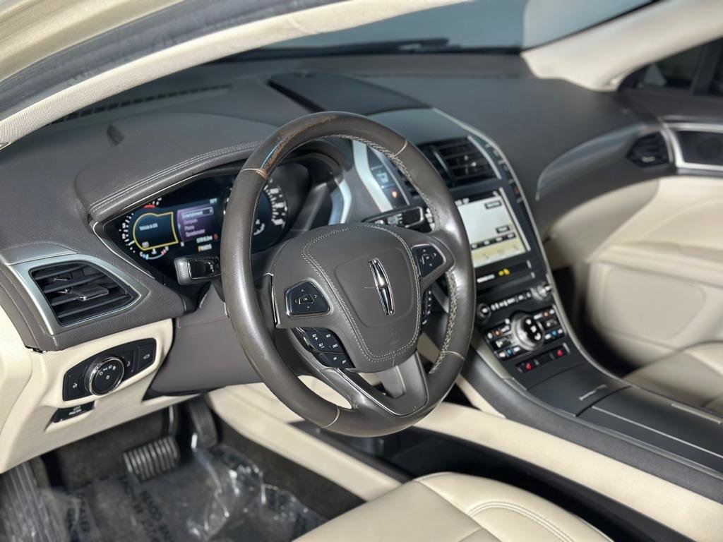 Used 2017 Lincoln MKZ Premiere image 29