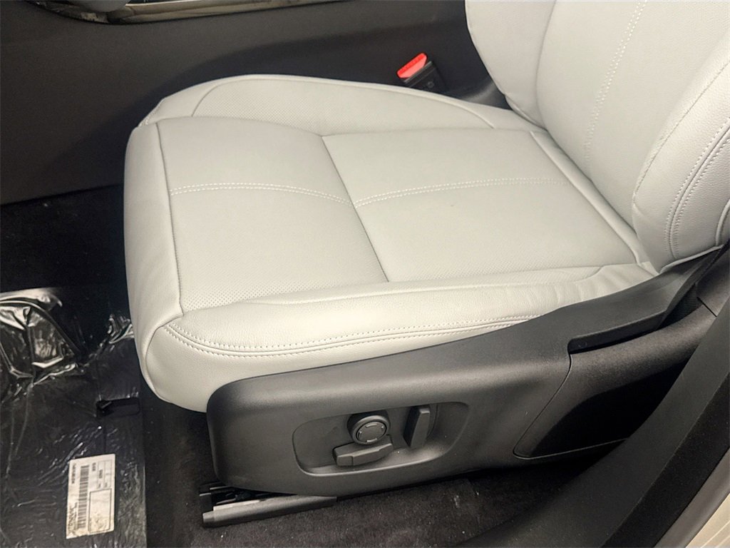 New 2026 Land Rover Range Rover Velar S image 18