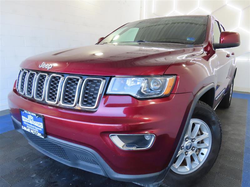 Used 2019 Jeep Grand Cherokee Laredo image 1