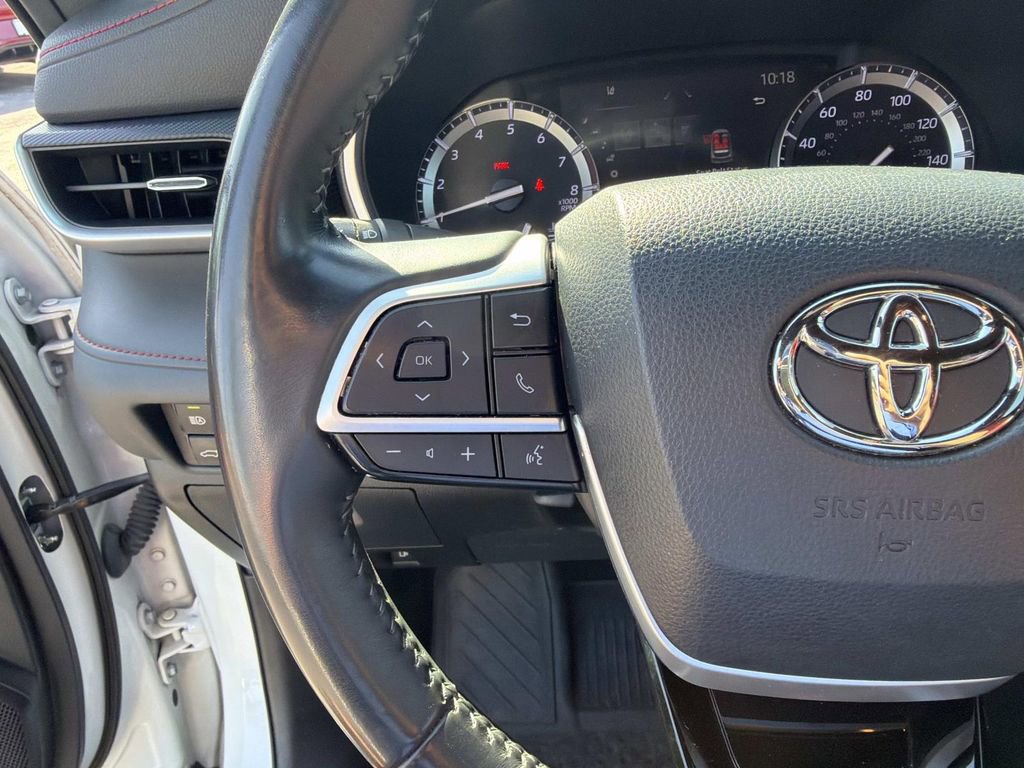 Used 2022 Toyota Highlander XSE FWD image 29